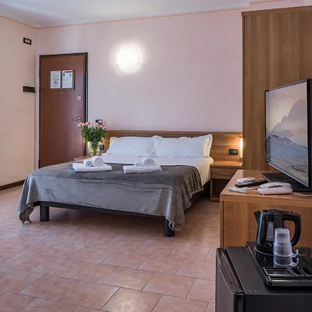 Hotel Gardenia Sirmione Exterior photo